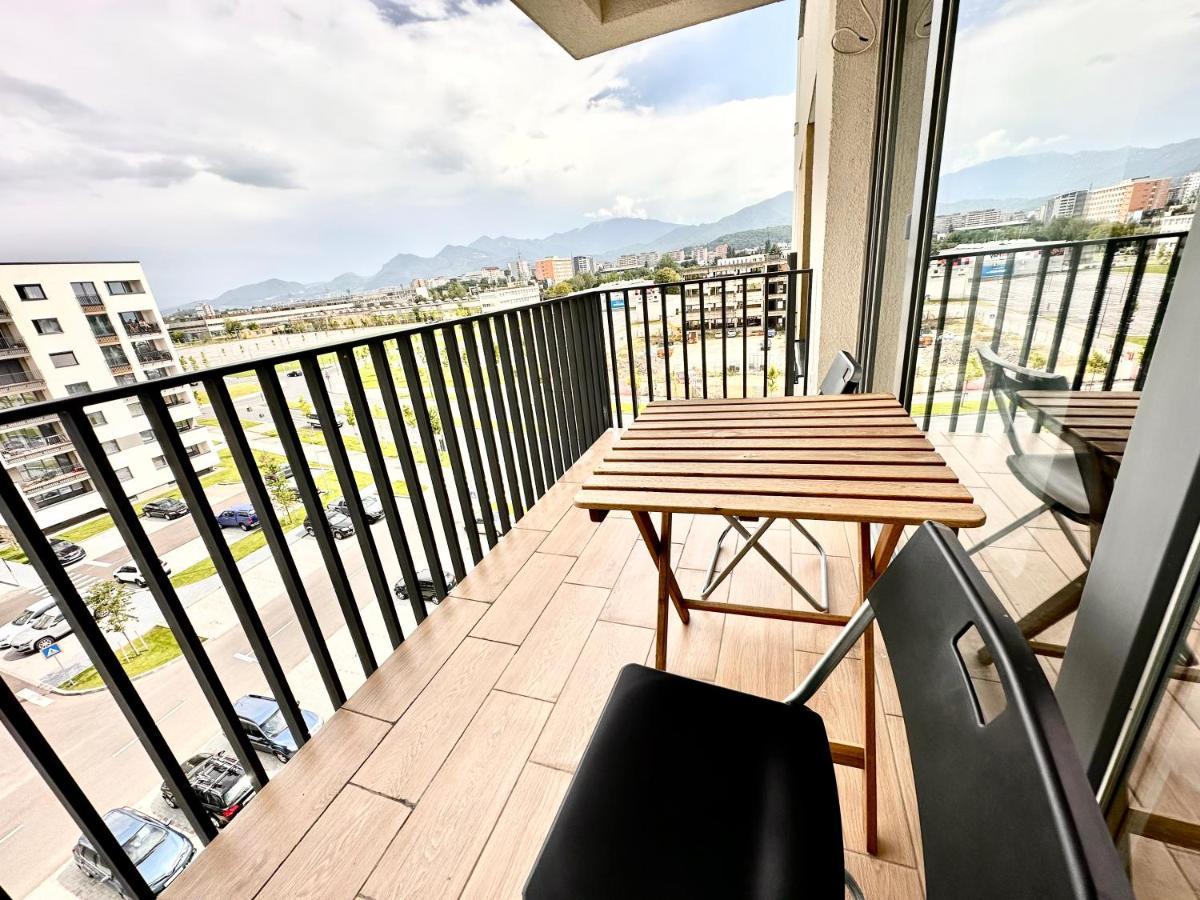 Kasper Coresi Mall - Rise Private Apartments & Suites บราชอฟ ภายนอก รูปภาพ