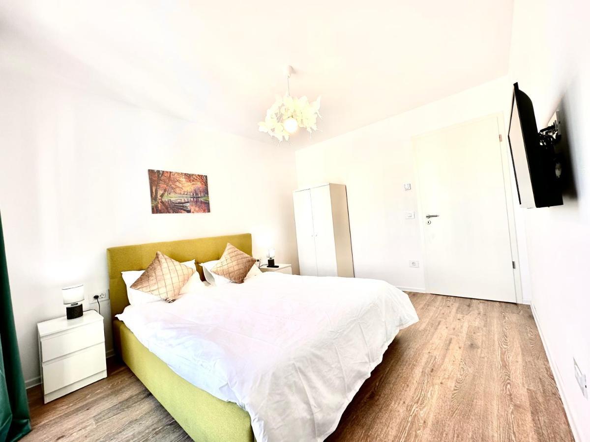 Kasper Coresi Mall - Rise Private Apartments & Suites บราชอฟ ภายนอก รูปภาพ