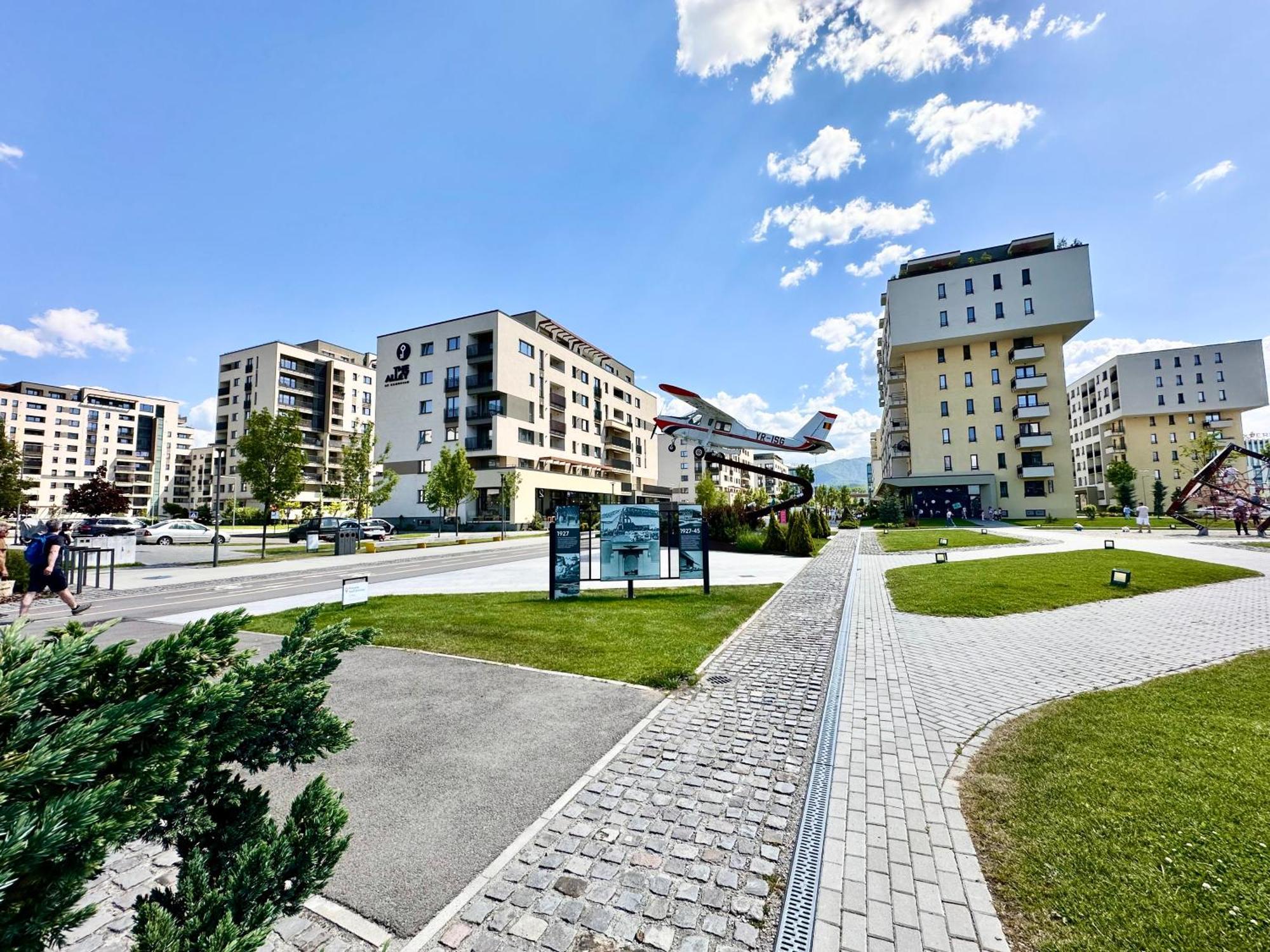 Kasper Coresi Mall - Rise Private Apartments & Suites บราชอฟ ภายนอก รูปภาพ