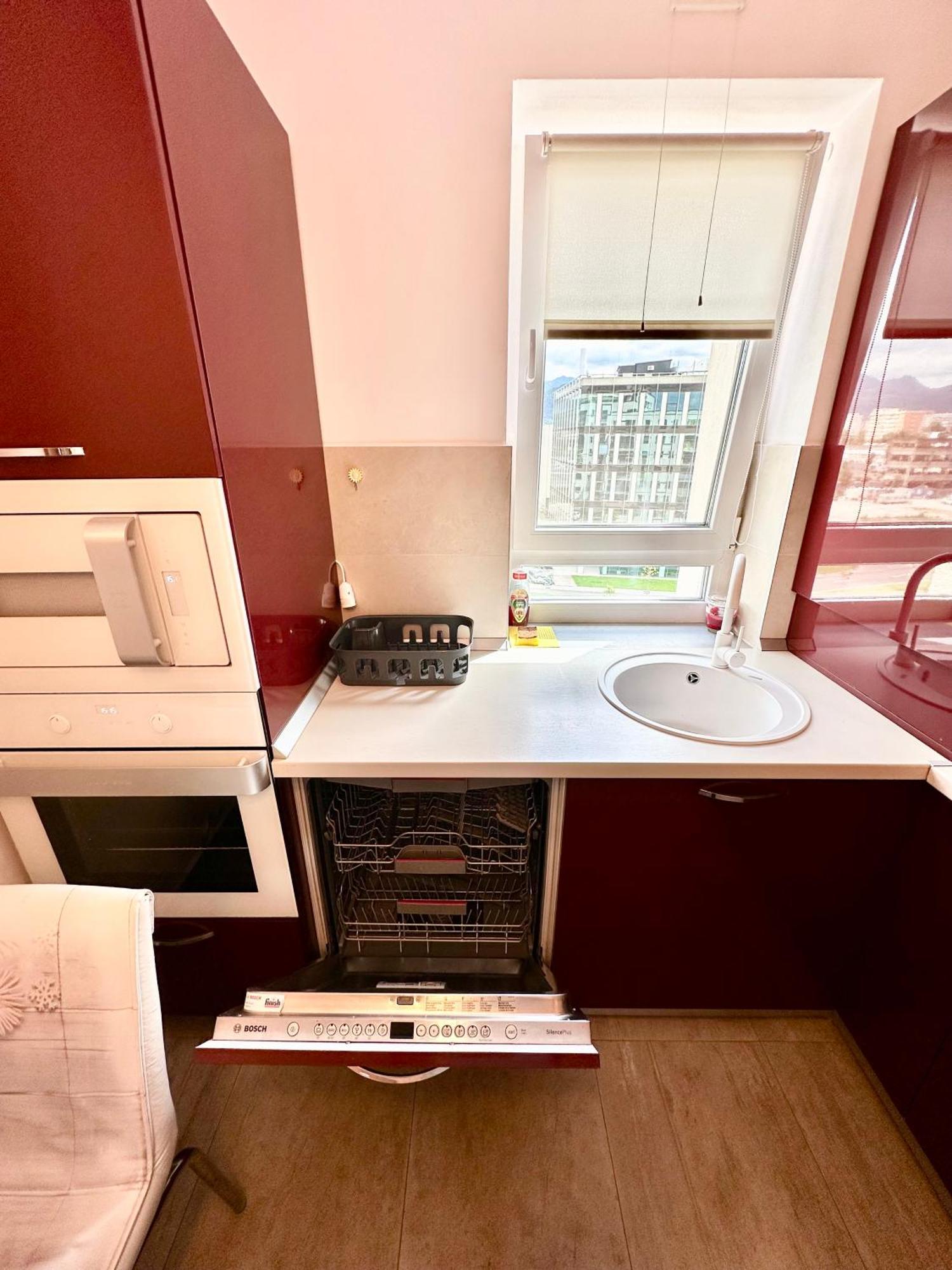 Kasper Coresi Mall - Rise Private Apartments & Suites บราชอฟ ภายนอก รูปภาพ