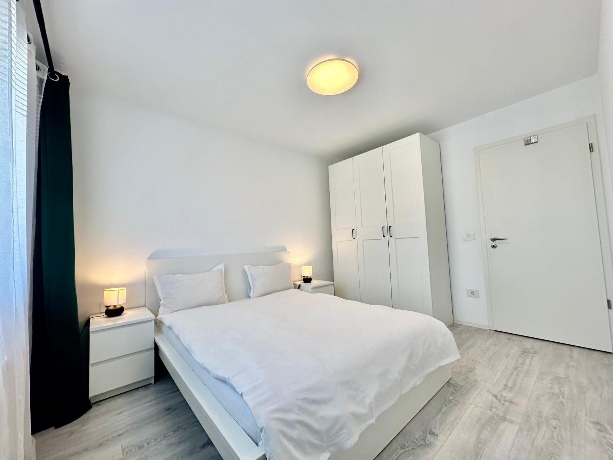 Kasper Coresi Mall - Rise Private Apartments & Suites บราชอฟ ภายนอก รูปภาพ