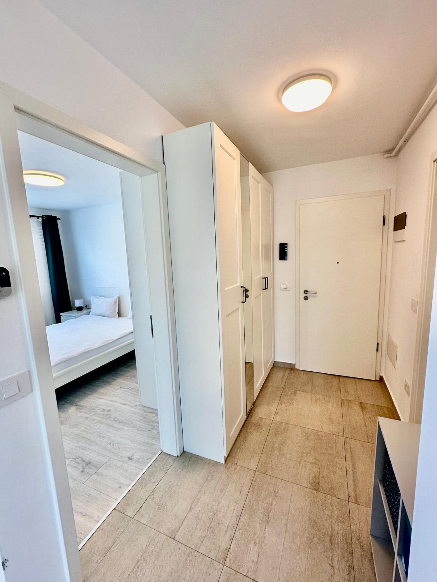 Kasper Coresi Mall - Rise Private Apartments & Suites บราชอฟ ภายนอก รูปภาพ
