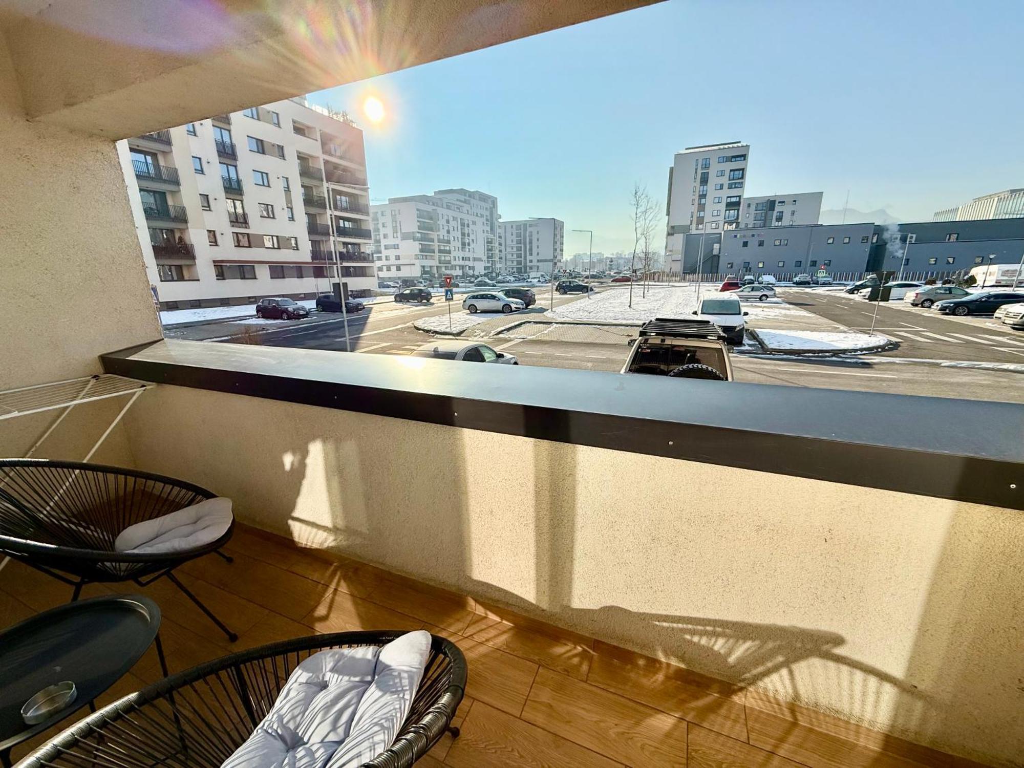 Kasper Coresi Mall - Rise Private Apartments & Suites บราชอฟ ภายนอก รูปภาพ