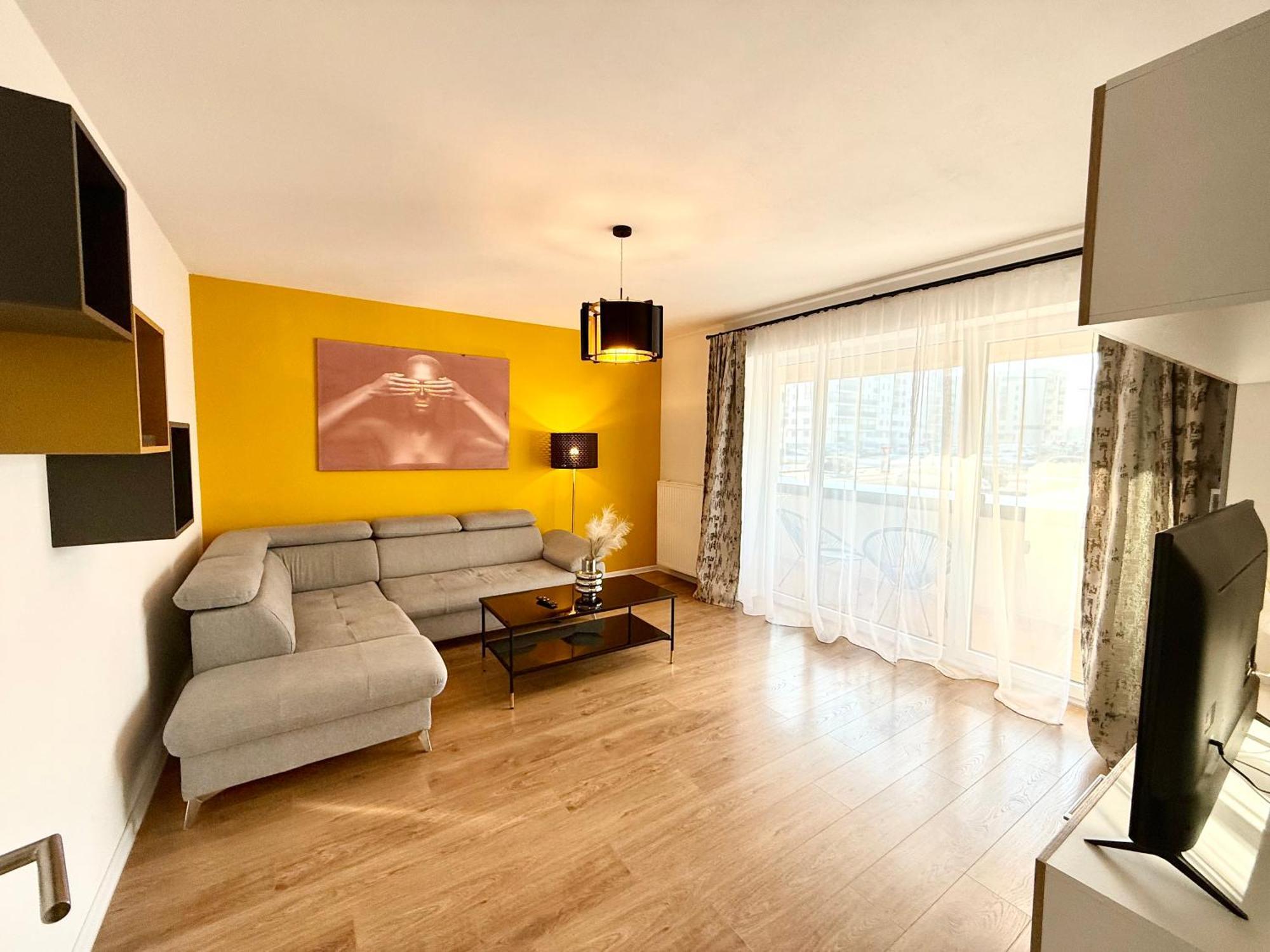 Kasper Coresi Mall - Rise Private Apartments & Suites บราชอฟ ภายนอก รูปภาพ