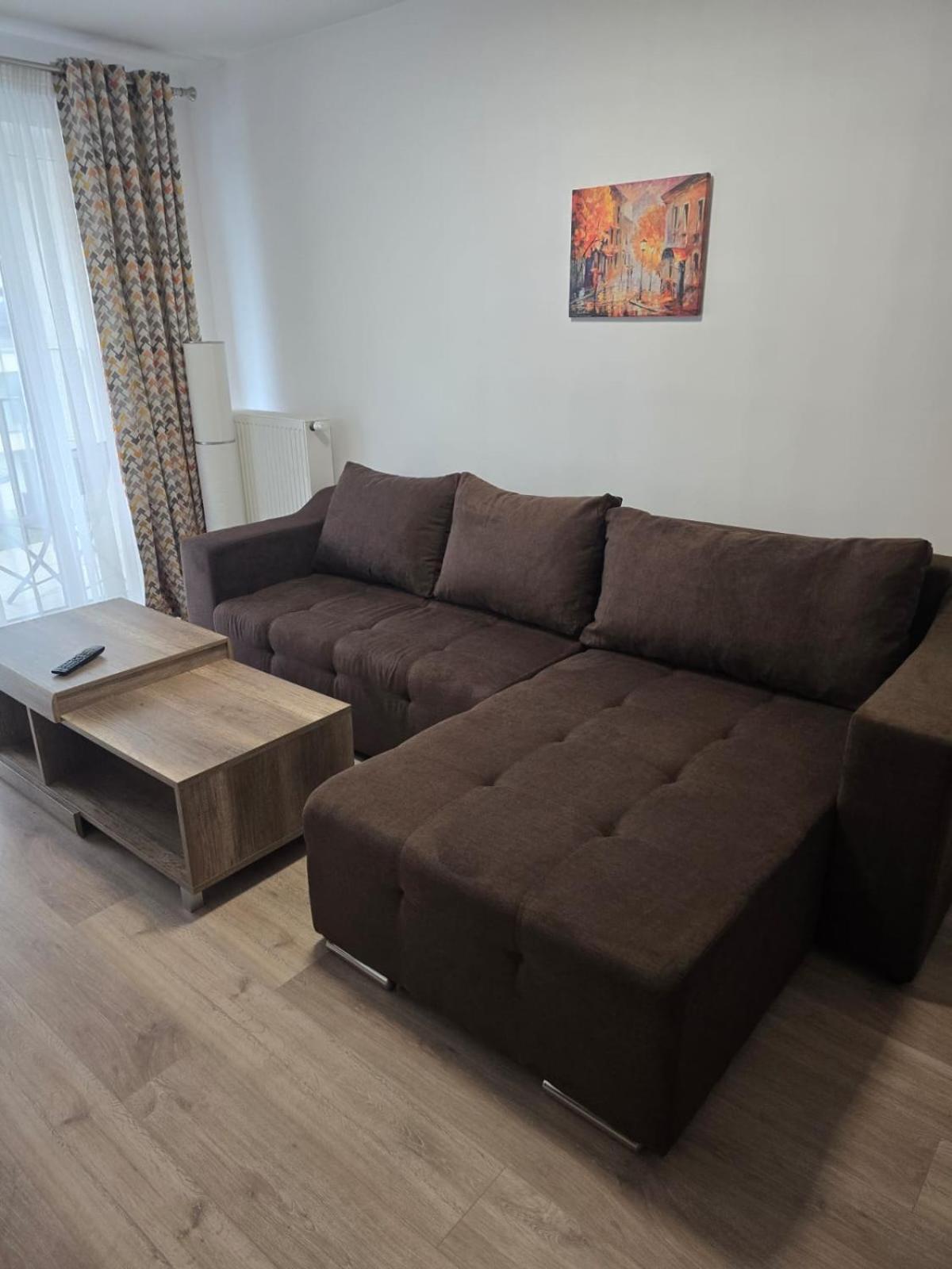 Kasper Coresi Mall - Rise Private Apartments & Suites บราชอฟ ภายนอก รูปภาพ